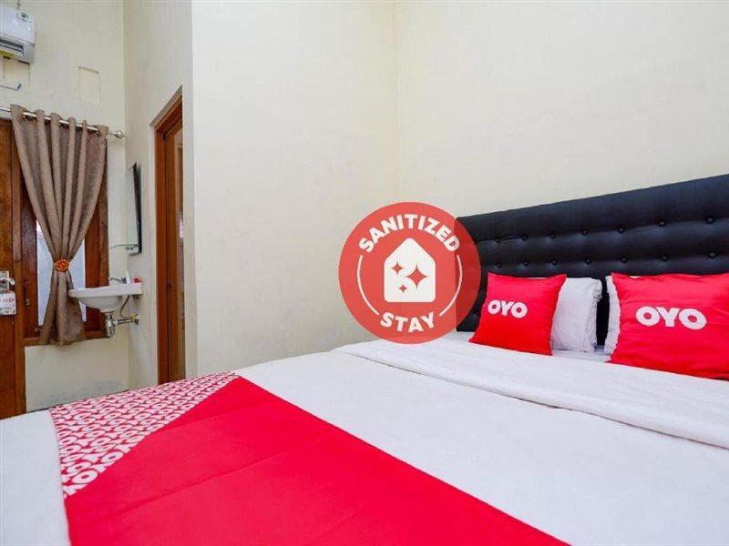 Super Oyo Capital O 2258 Santana Syariah Guest House Kartosuro المظهر الخارجي الصورة
