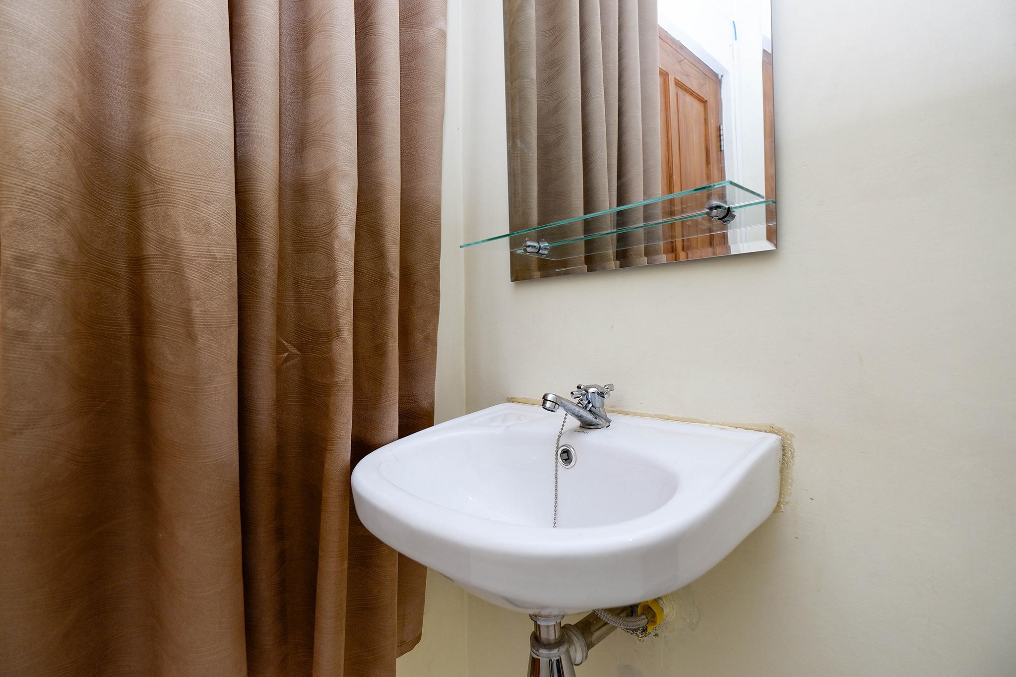 Super Oyo Capital O 2258 Santana Syariah Guest House Kartosuro المظهر الخارجي الصورة