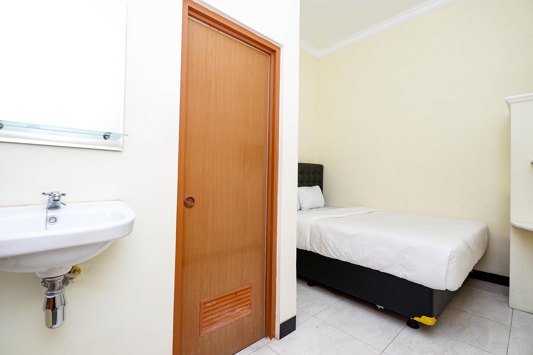 Super Oyo Capital O 2258 Santana Syariah Guest House Kartosuro المظهر الخارجي الصورة