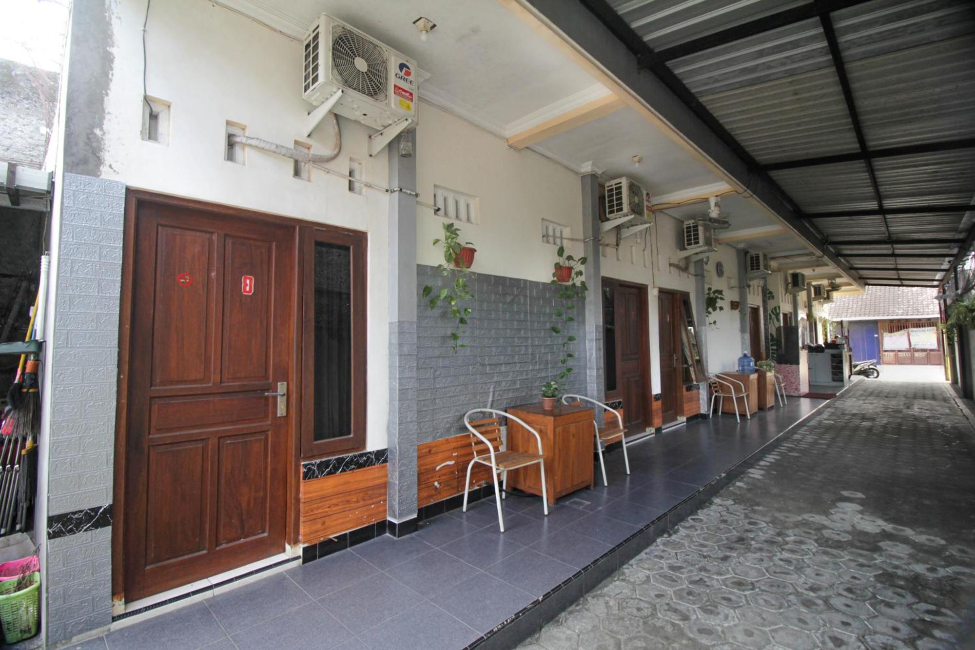 Super Oyo Capital O 2258 Santana Syariah Guest House Kartosuro المظهر الخارجي الصورة