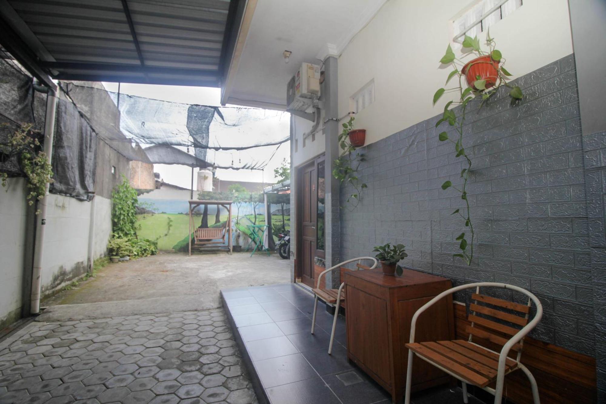Super Oyo Capital O 2258 Santana Syariah Guest House Kartosuro المظهر الخارجي الصورة