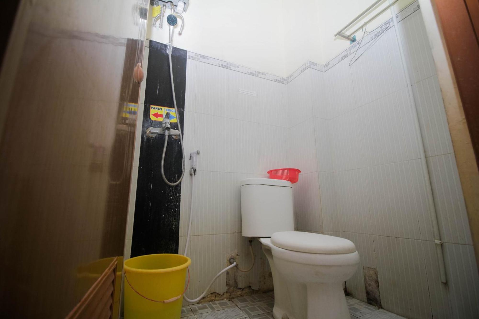 Super Oyo Capital O 2258 Santana Syariah Guest House Kartosuro المظهر الخارجي الصورة