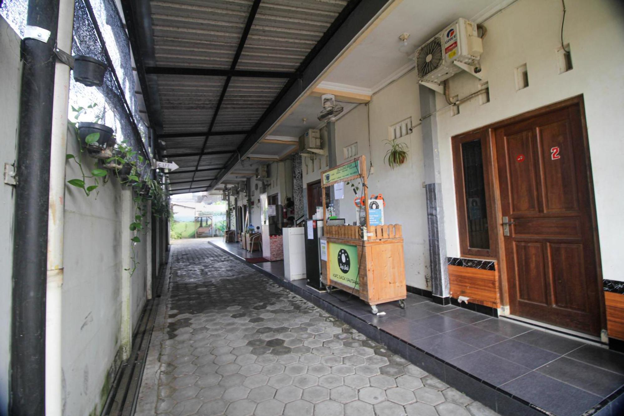 Super Oyo Capital O 2258 Santana Syariah Guest House Kartosuro المظهر الخارجي الصورة
